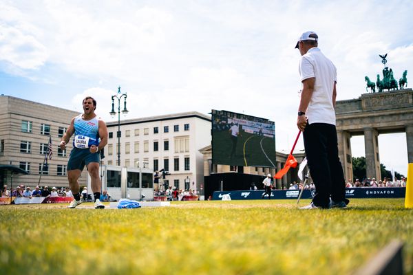 Tizian Lauria (Vfl Sindelfingen) beim Kugelstossen waehrend der deutschen Leichtathletik-Meisterschaften auf dem Pariser Platz am 24.06.2022 in Berlin